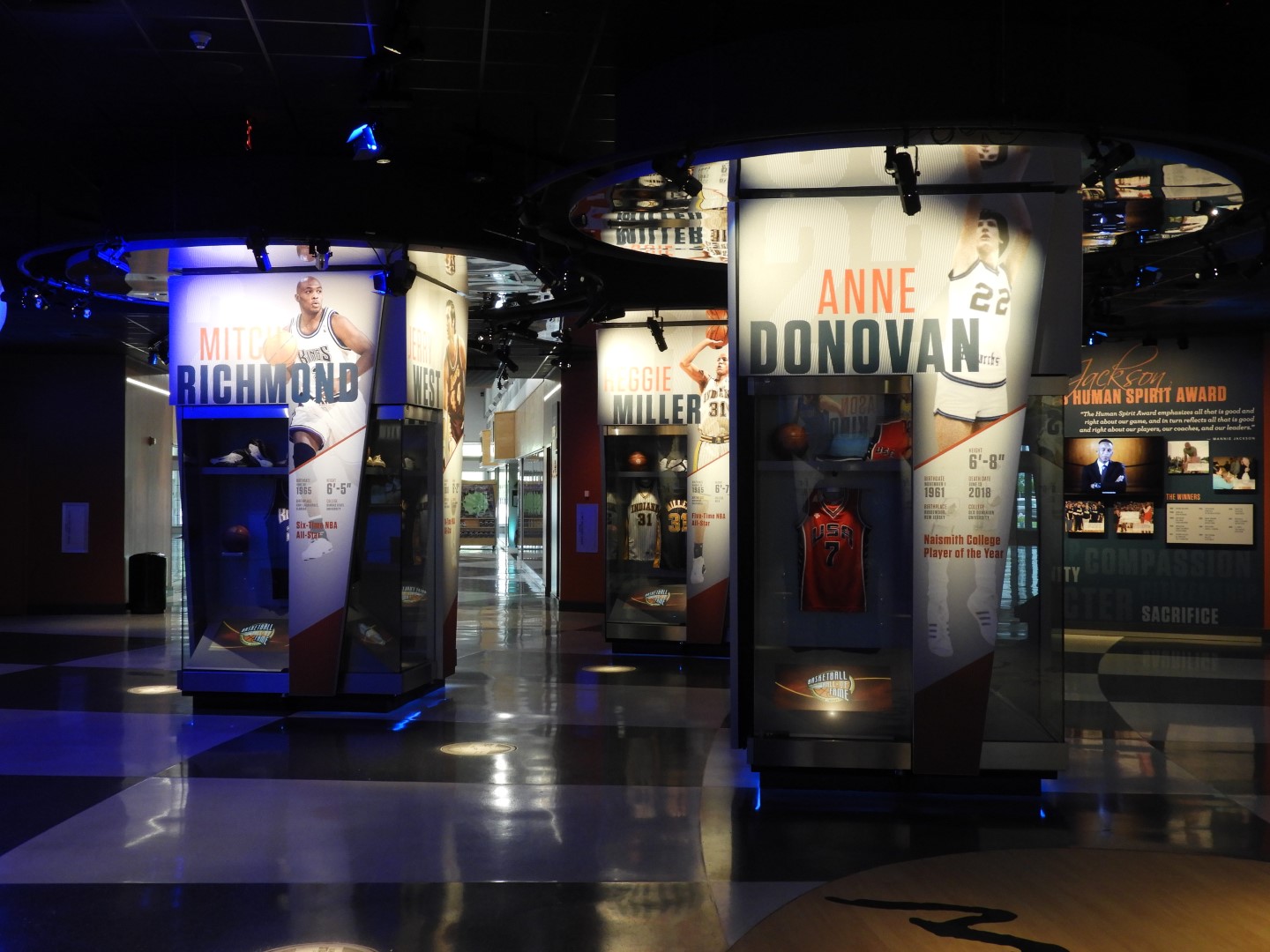 Basketball Hall of Fame MA 7 of 39 (#9083)