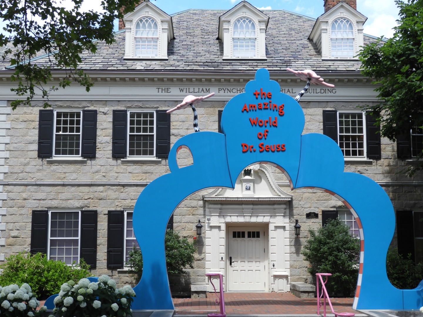 Outside front of Dr. Seuss Museum in Springfield MA 10 of 111 (#9227)