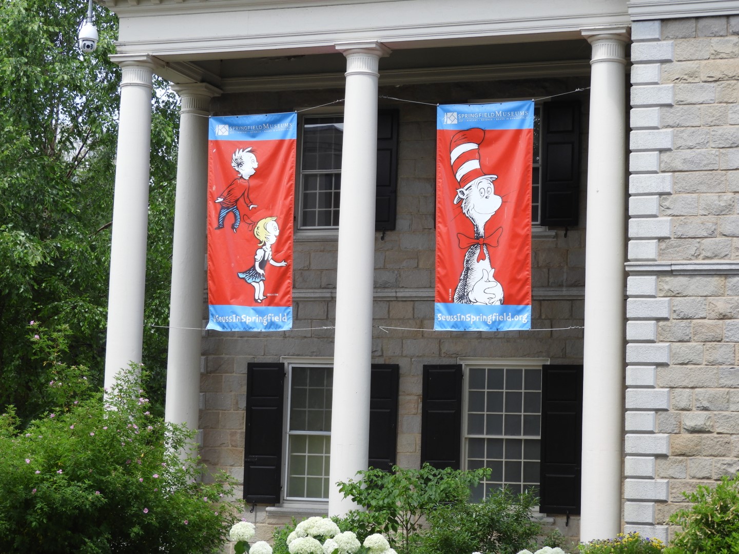 Outside front of Dr. Seuss Museum in Springfield MA 12 of 111 (#9229)