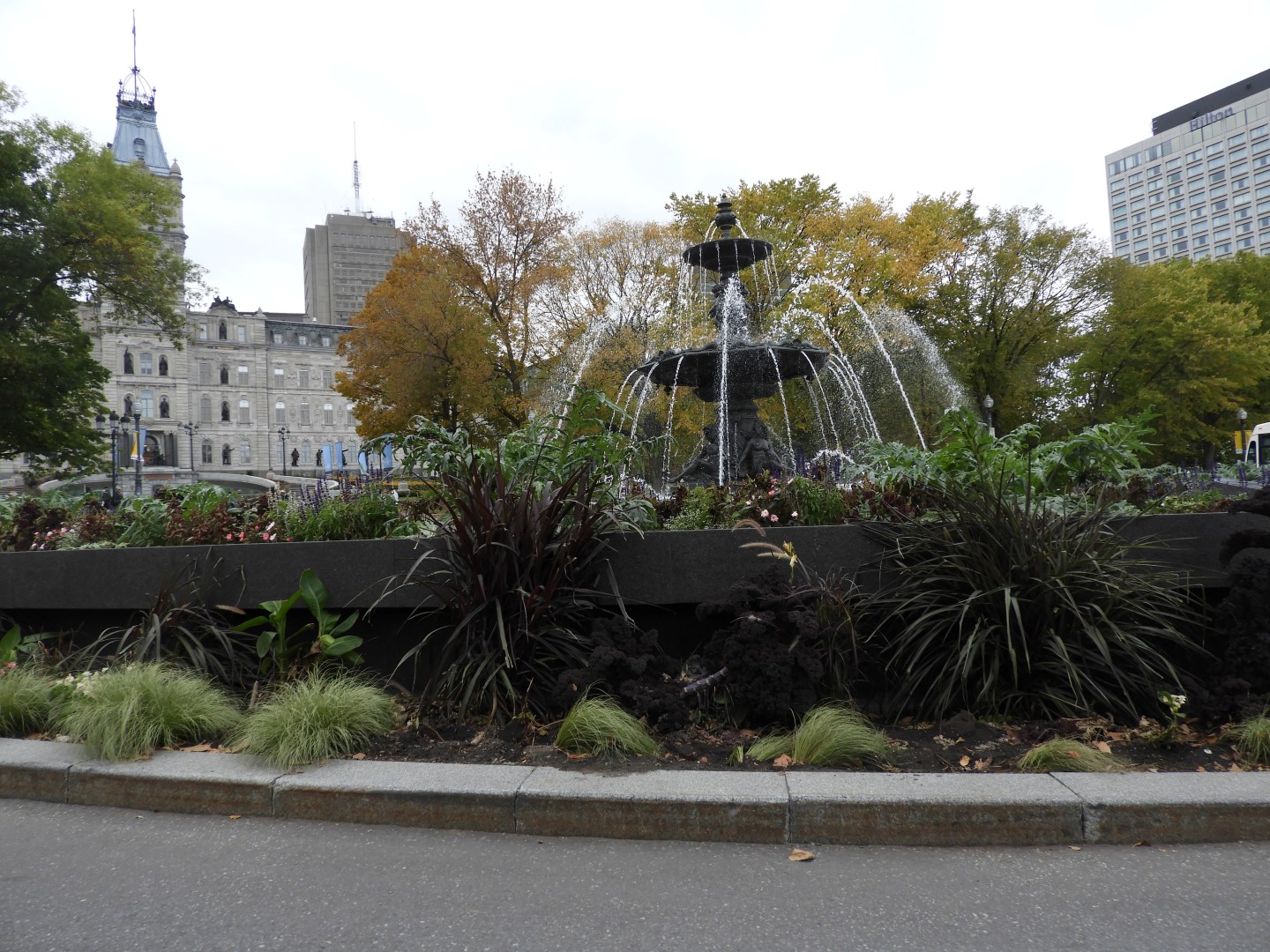 Looking-west skyline of Quebec City CN  4 of  5 (#0376)