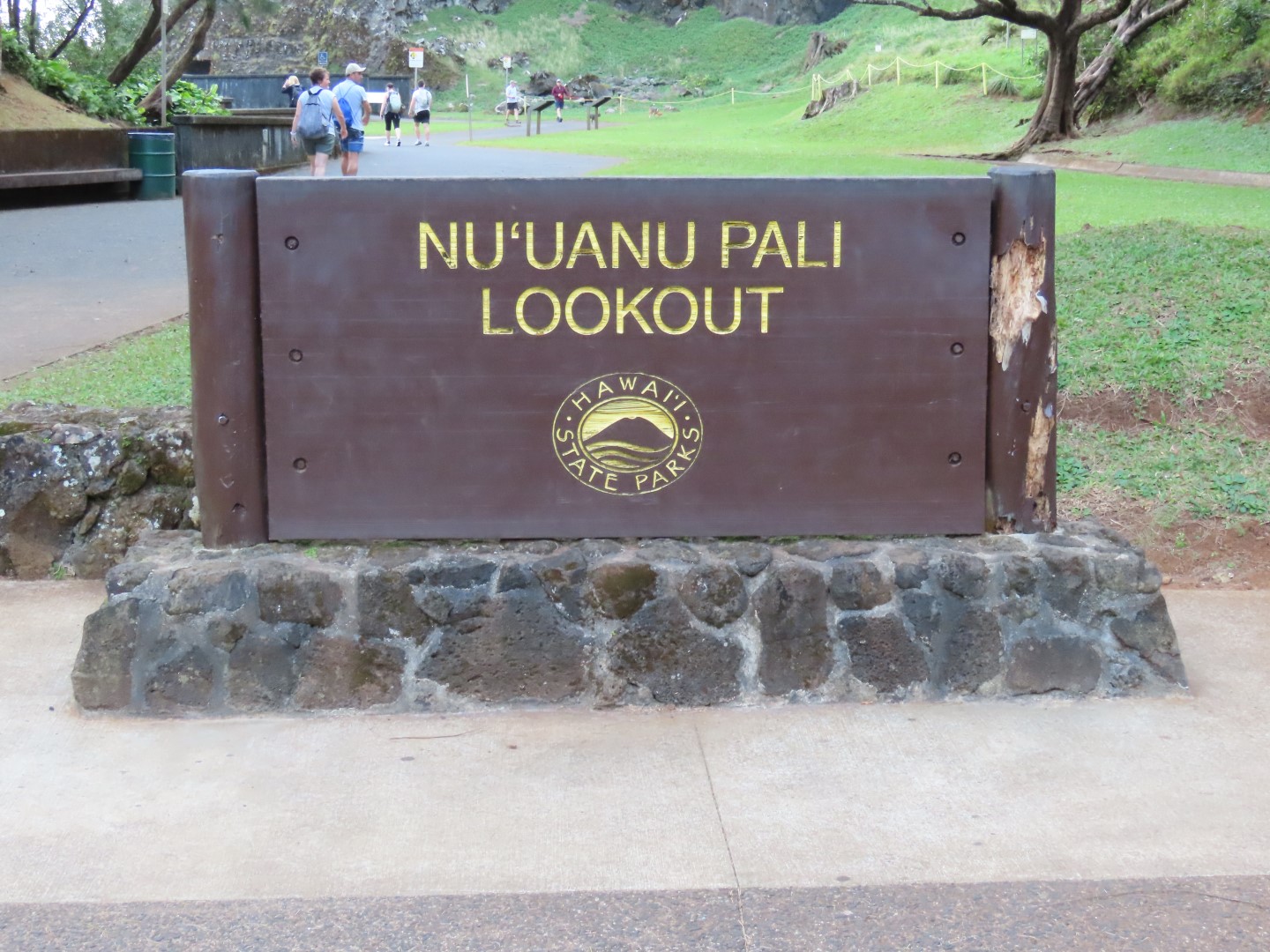Nuuana Pali Lookout north of Honolulu  1 of 13 (#0128)