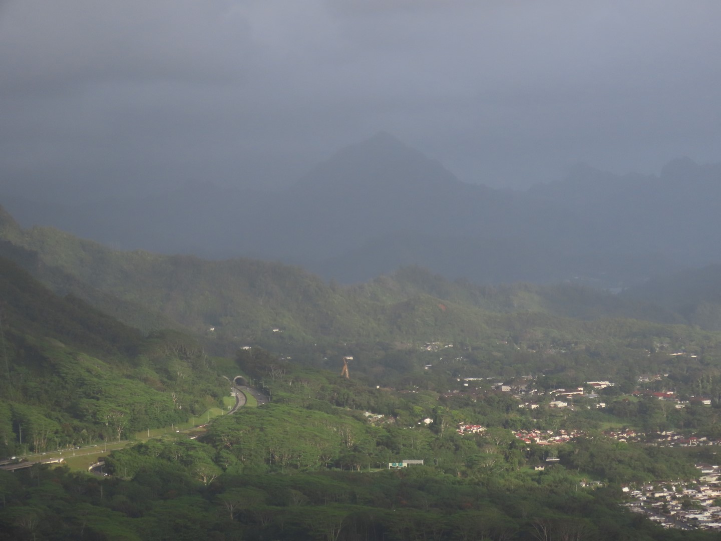Nuuana Pali Lookout north of Honolulu 12 of 13 (#0139)