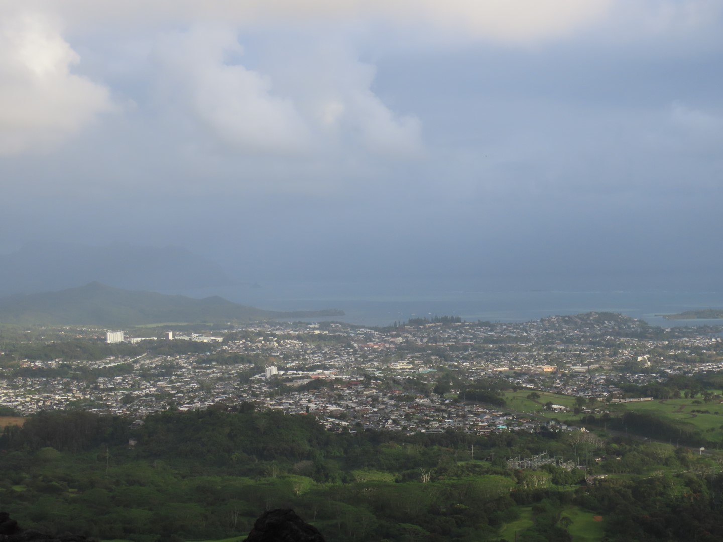 Nuuana Pali Lookout north of Honolulu 13 of 13 (#0140)