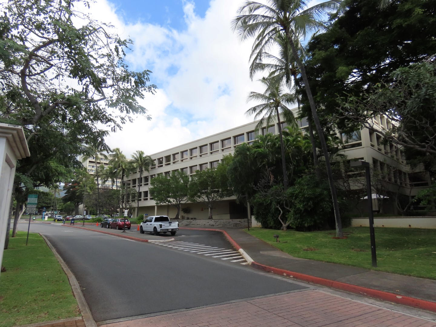 University of Hawaii  3 of  4 (#0182)