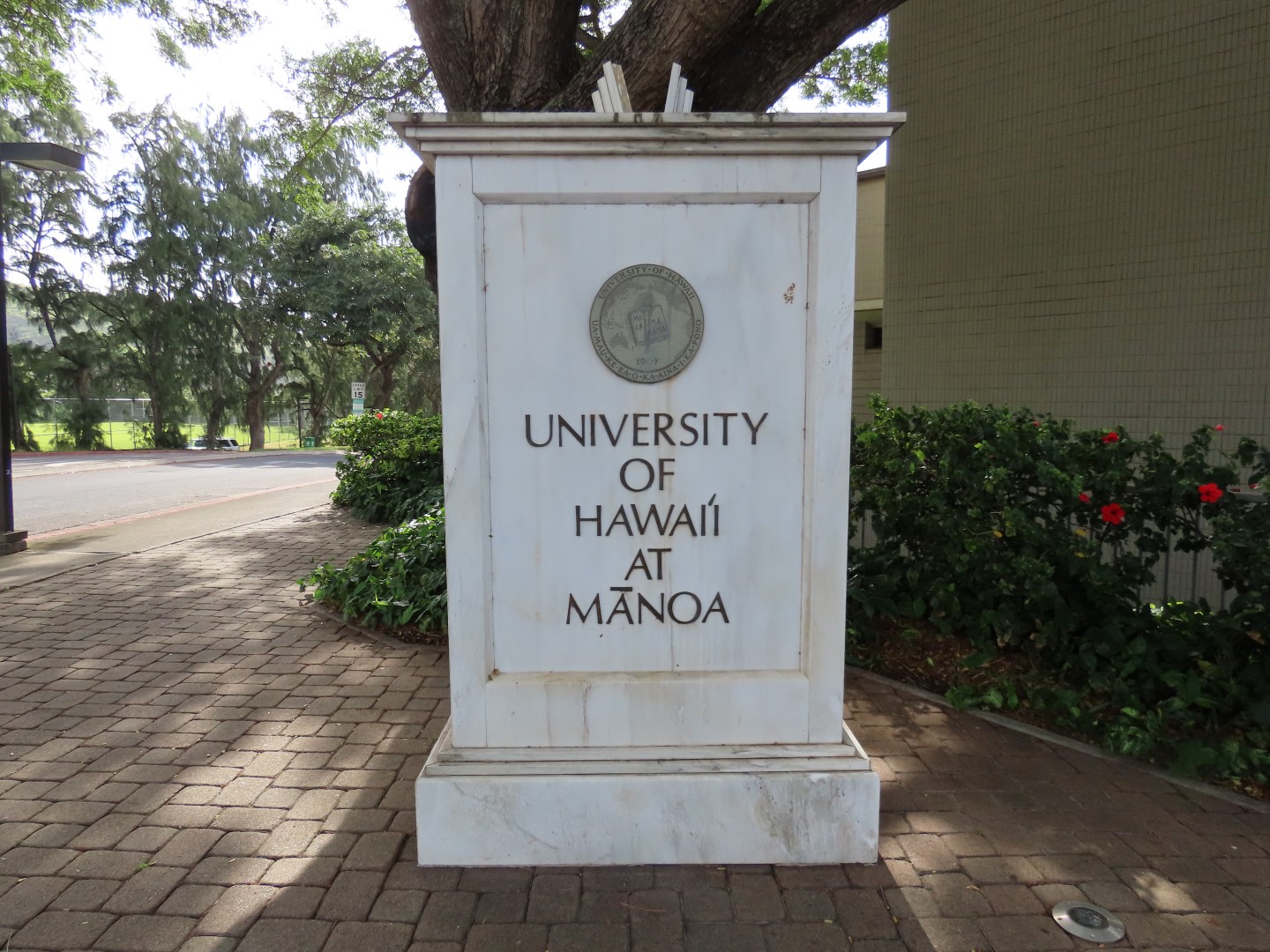 University of Hawaii  2 of  4 (#0184)