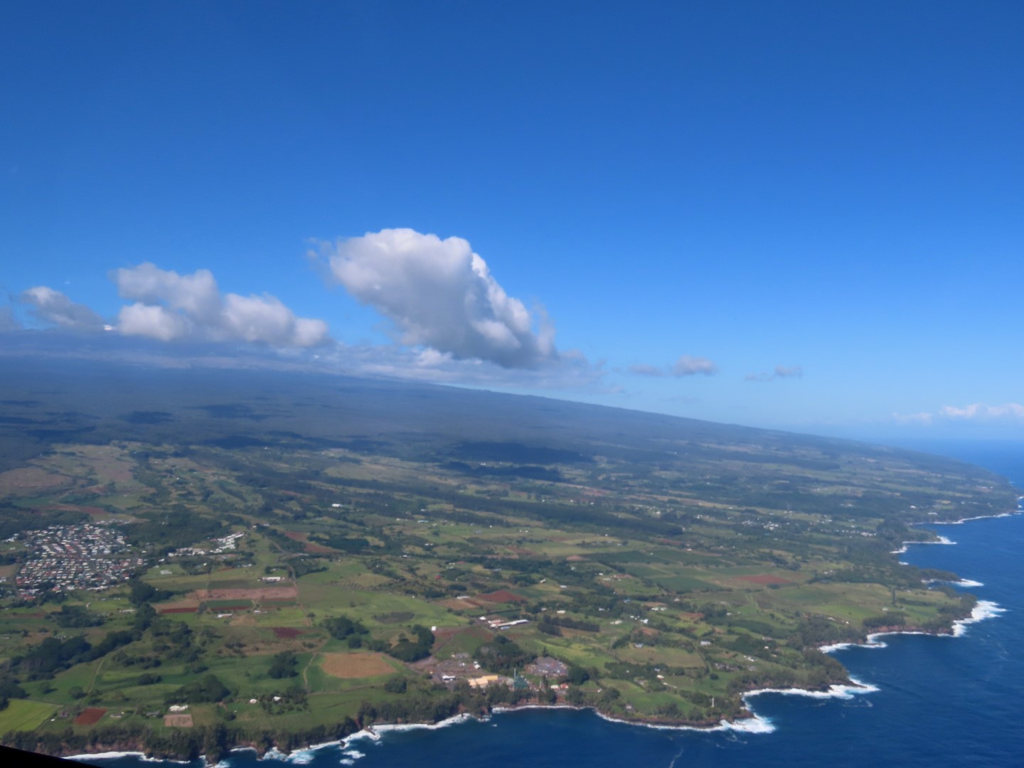 Looking for Whales off the Big Island of Hawaii  6 of  7 (#0527)