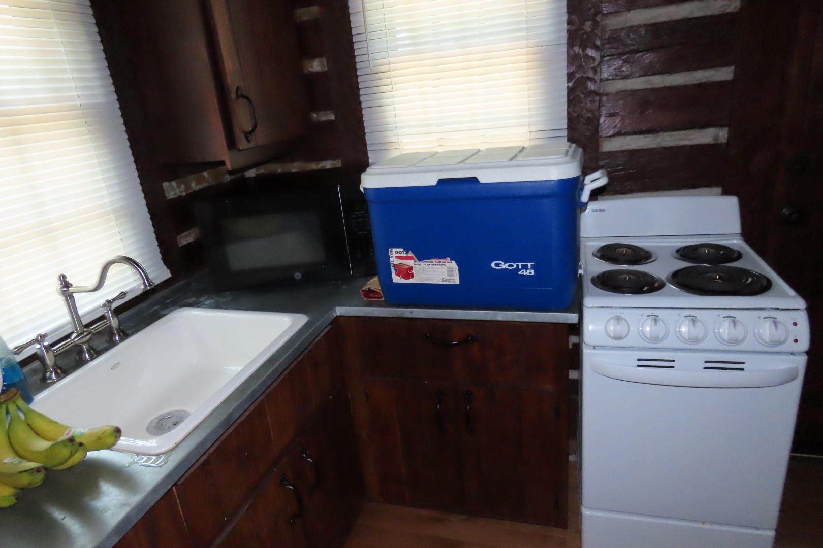 Cabin at Chickasaw State Park in Tennessee  4 of  6 (#1872)