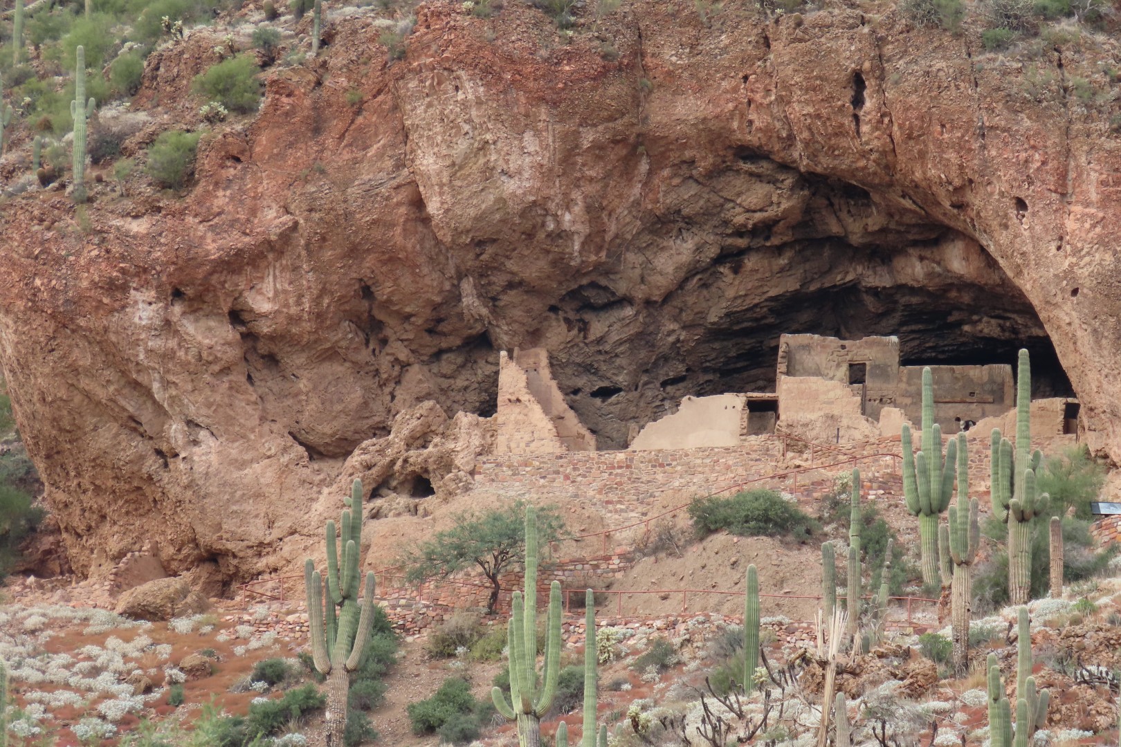 Along Tonto National Park path to the cliff dwellers's home  2 of 28 (#2999)