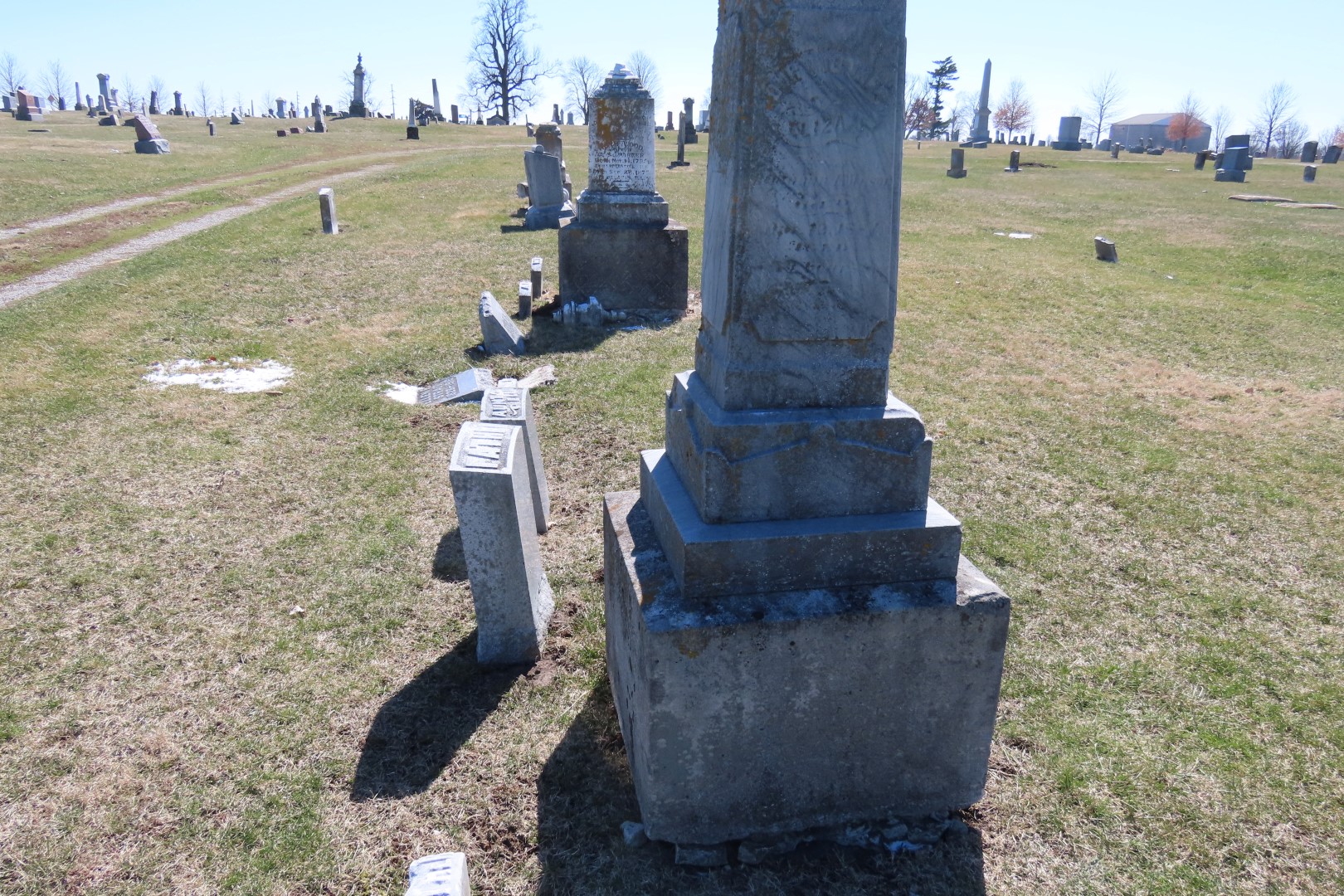 Relatives Benjamin Wilson and Family graves in Prairie View Cemetery in Delavan IL 16 of 20 (#5019)