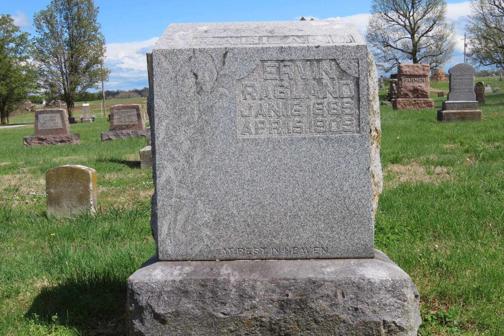 Tamaroa Cemetery 10 of 18 (#7425)