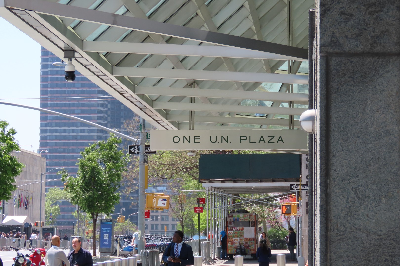 United Nations (tight security)  1 of 12 (#7775) onmouseover=