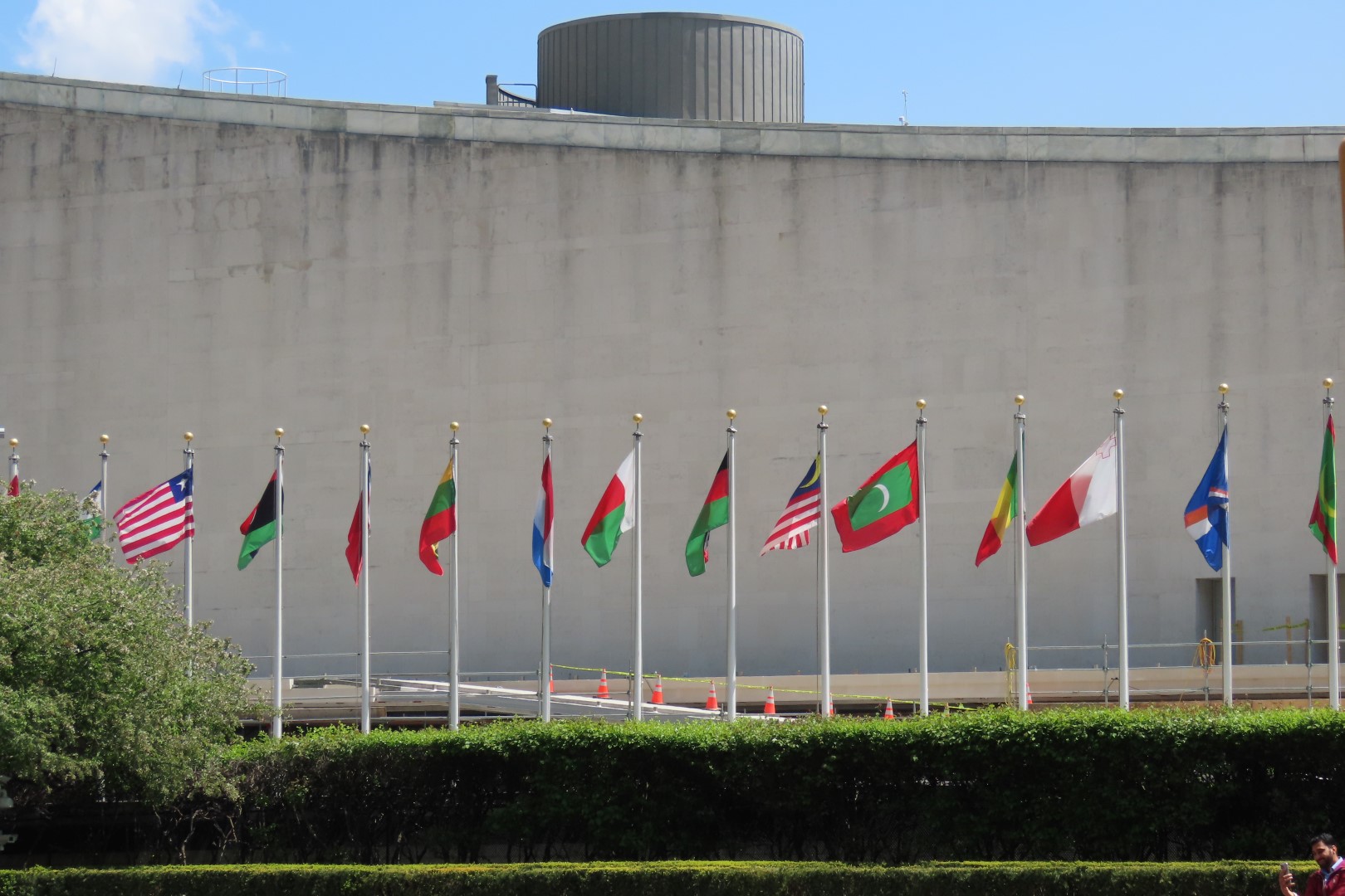 United Nations (tight security)  6 of 12 (#7777) onmouseover=