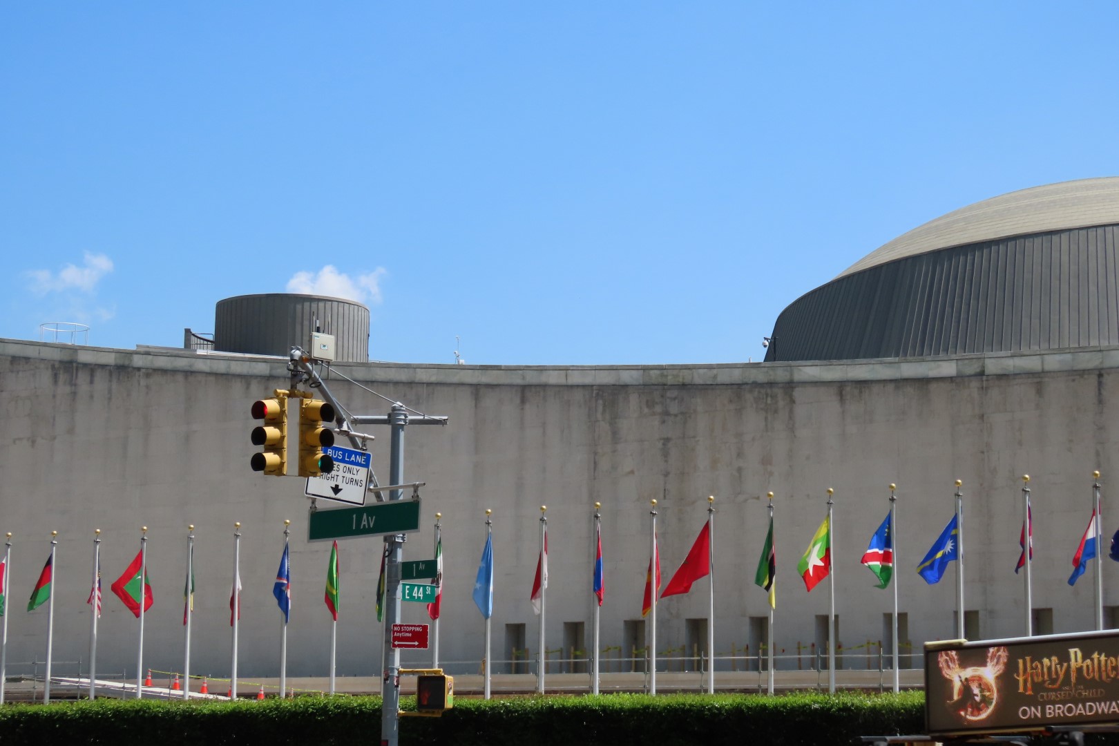 United Nations (tight security)  8 of 12 (#7779) onmouseover=