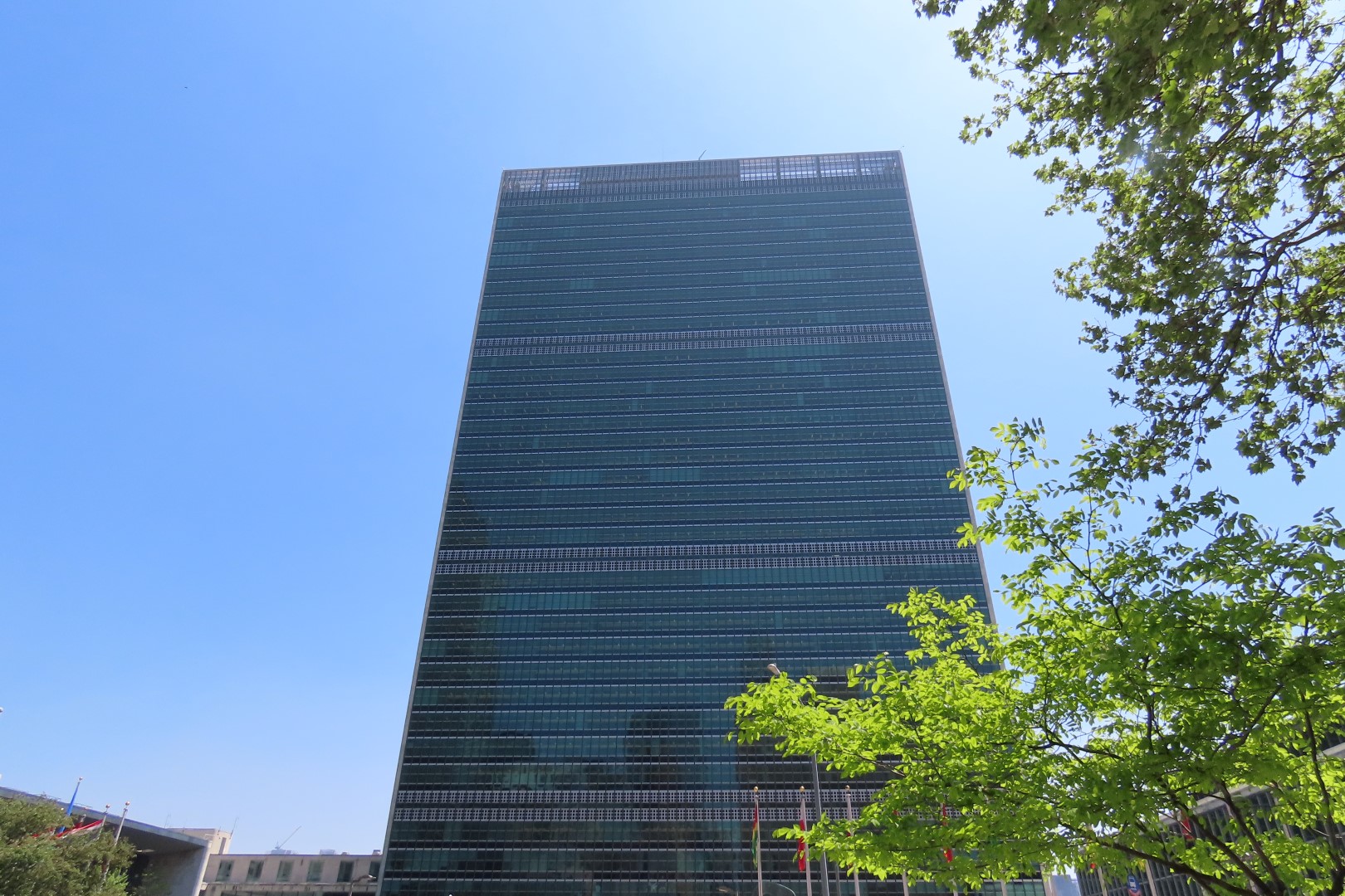 United Nations (tight security)  2 of 12 (#7787) onmouseover=