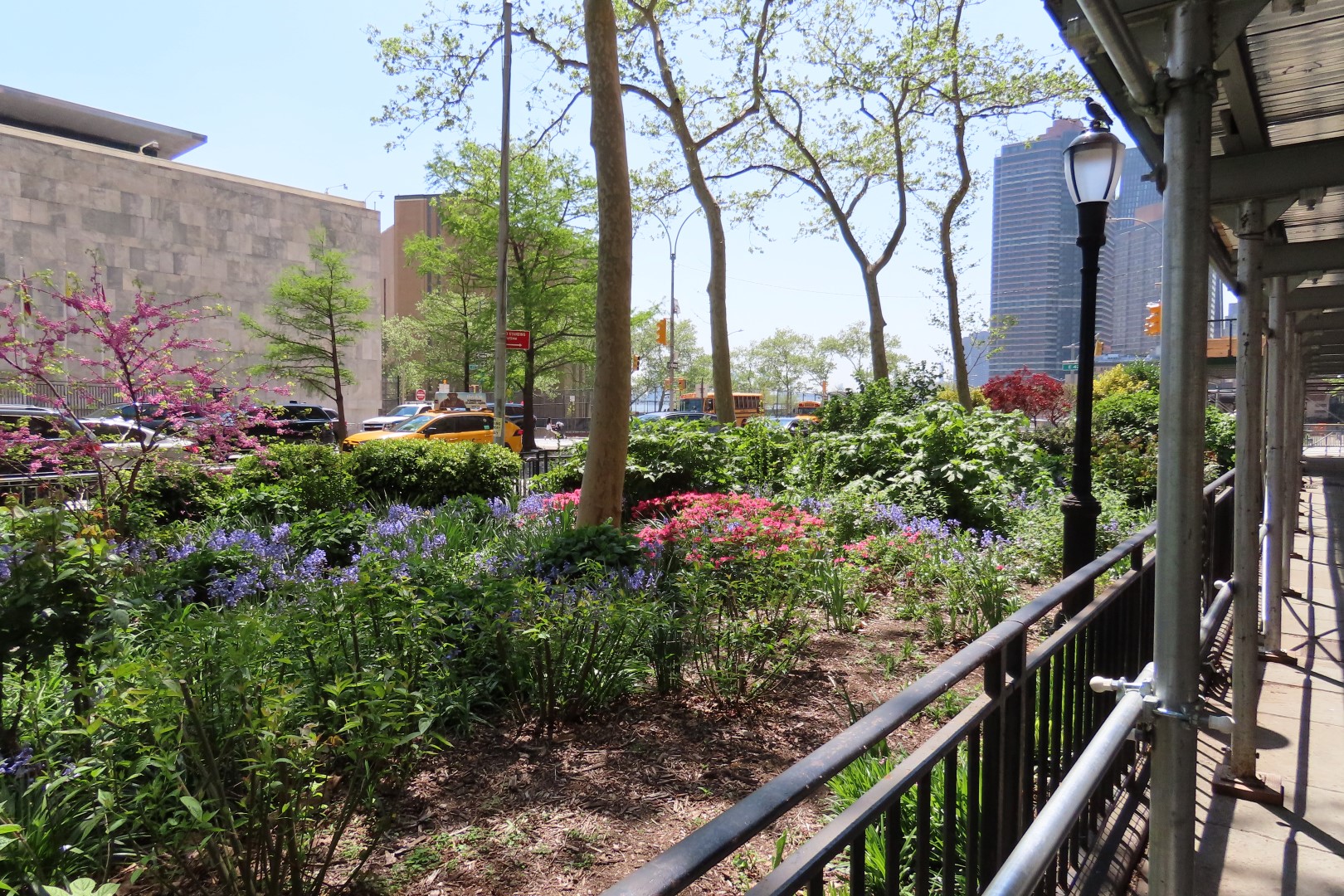 United Nations (tight security) 12 of 12 (#7791) onmouseover=