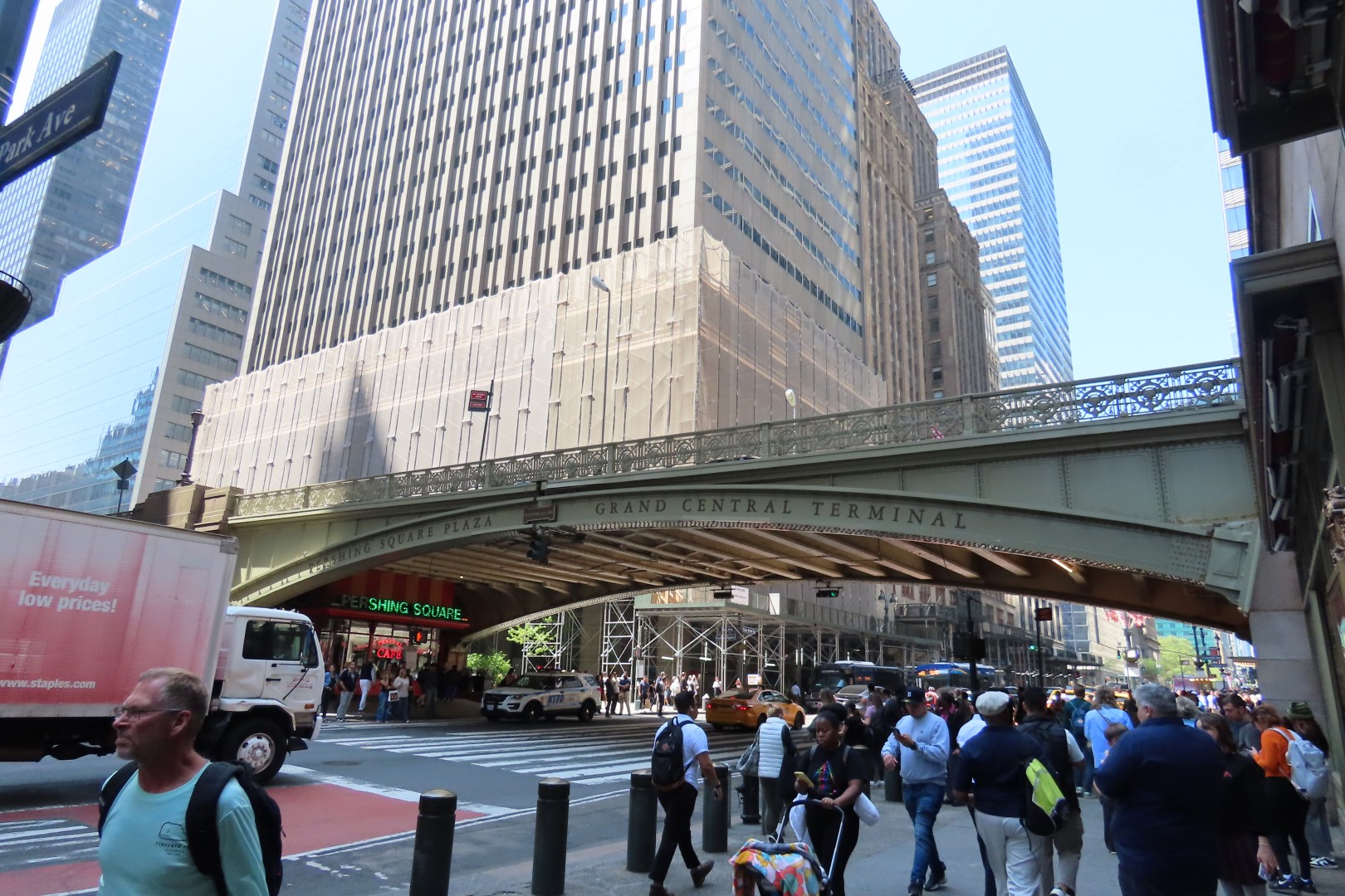 Grand Central Station  3 of  3 (#7795) onmouseover=