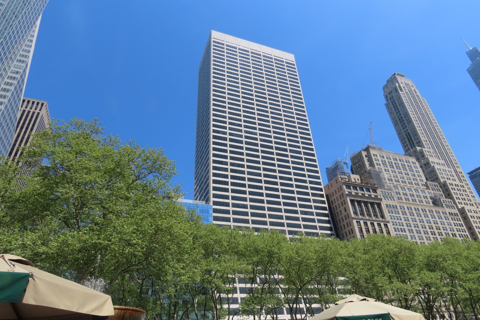 Bryant Park  3 of  5 (#7854) onmouseover=