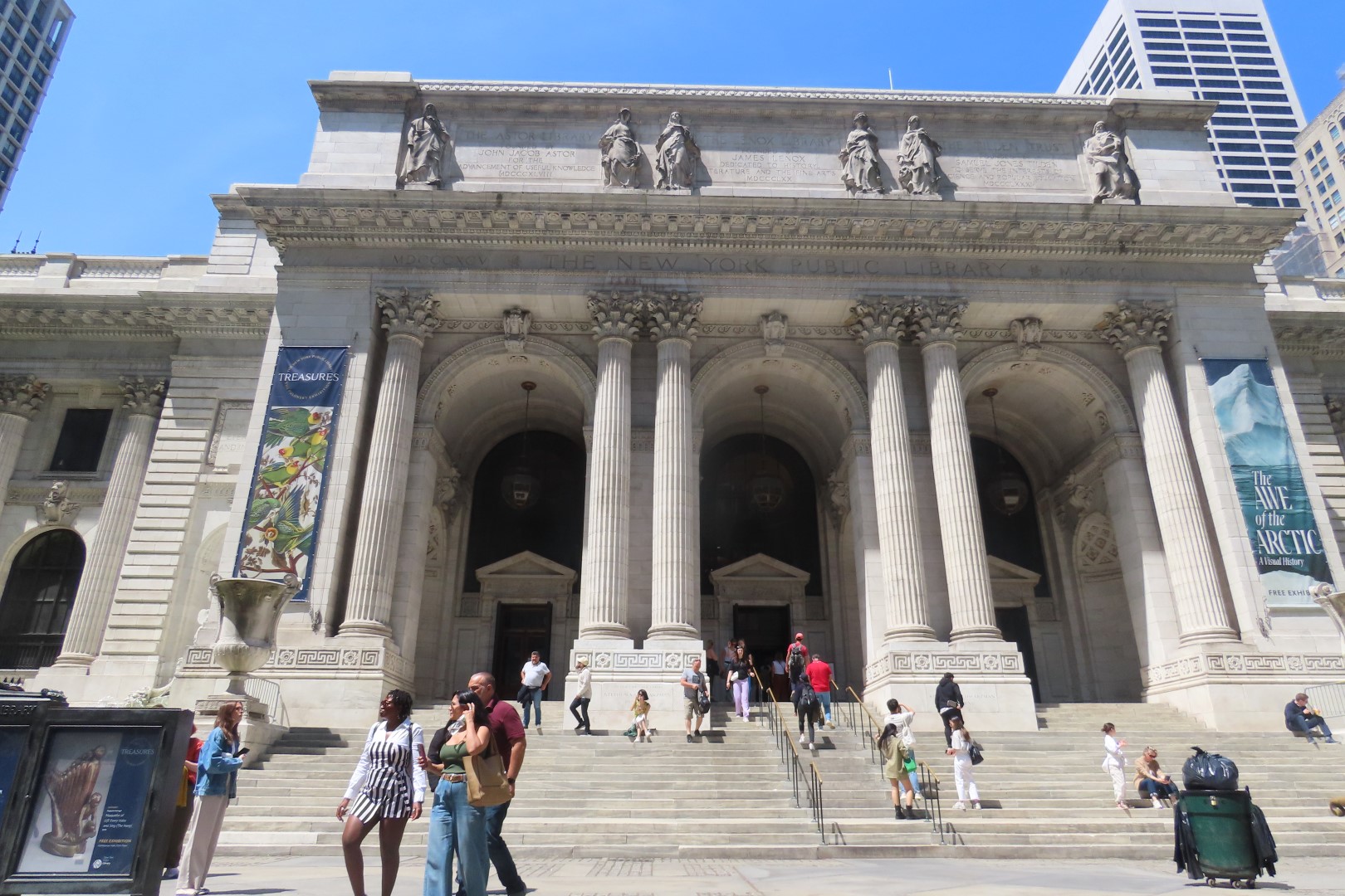 New York Public Library - main branch and their famous guard lions  3 of  5 (#7859) onmouseover=