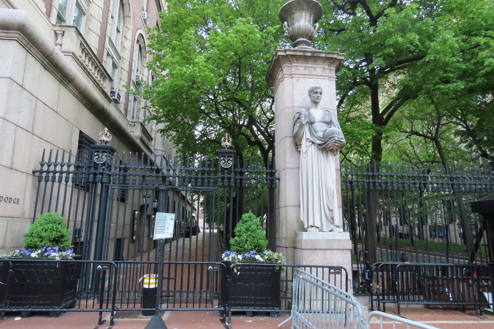 Columbia University  4 of  6 (#7875) onmouseover=