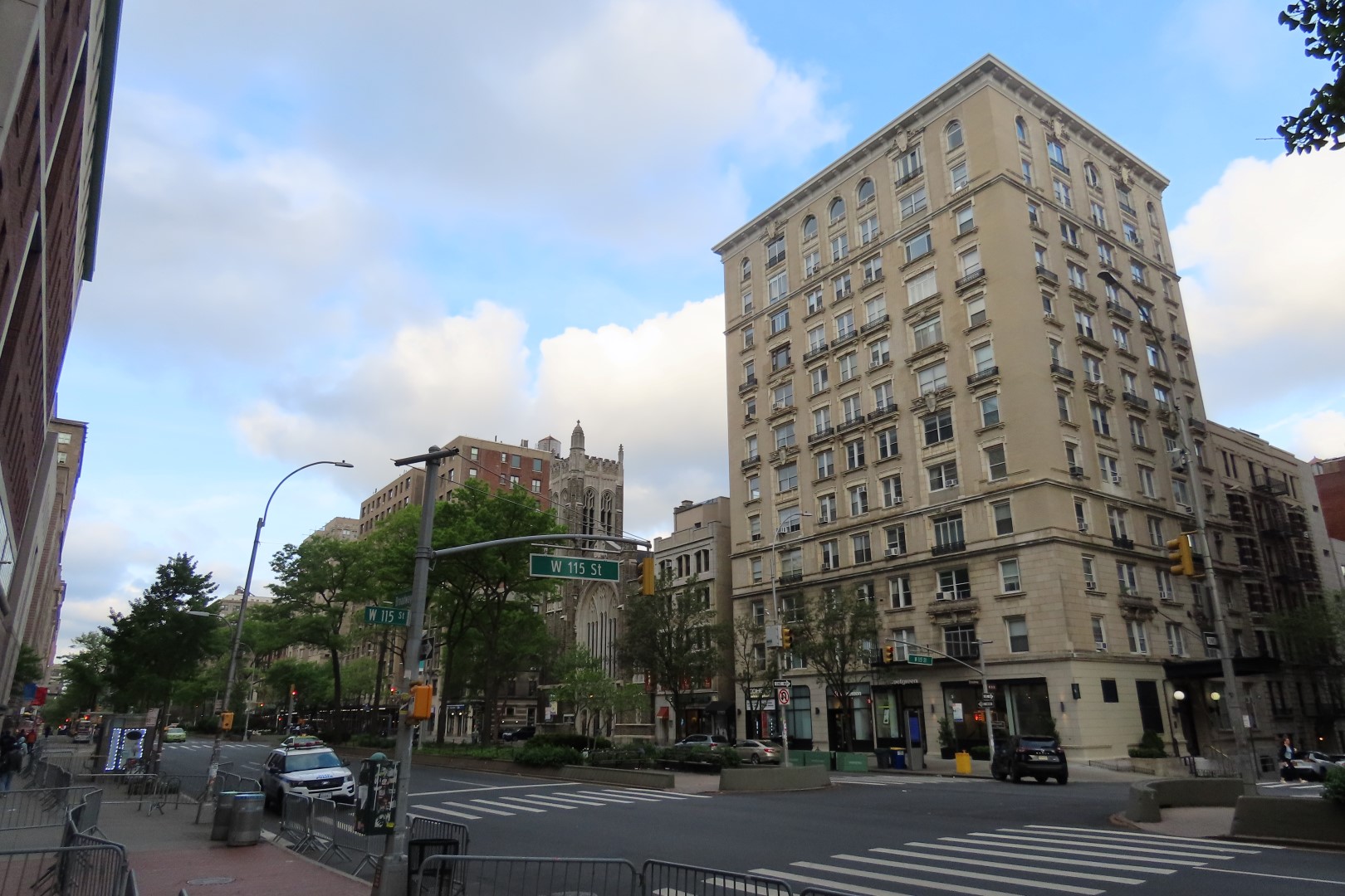 Columbia University  6 of  6 (#7877) onmouseover=