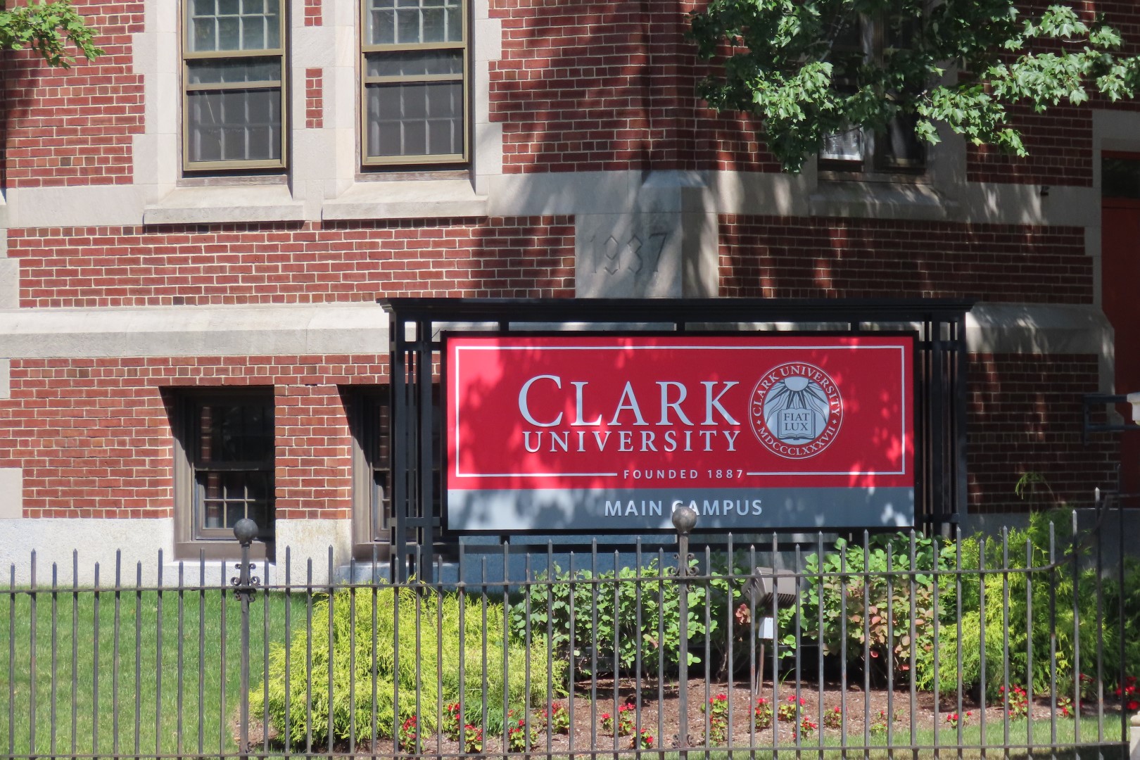 Clark University  4 of  6 (#8777)