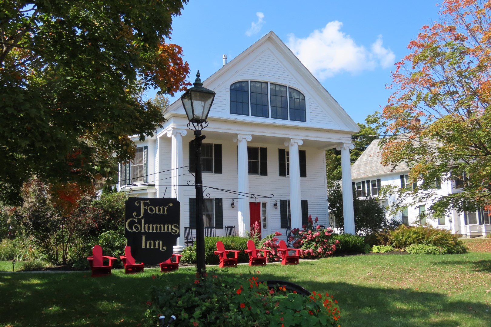 Four Columns Inn in Newfane VT  1 of 16 (#8910)